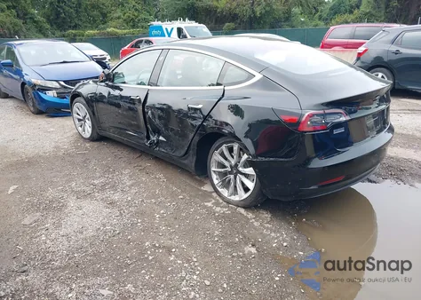 2018 Tesla Model 3 Long Range/Mid Range z USA, uszkodzony, nr VIN 5YJ3E1EA9JF046855